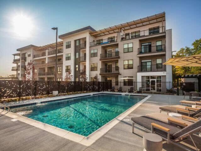 Cozysuites Spacious 2Br Next To Whole Foods Индианаполис Экстерьер фото