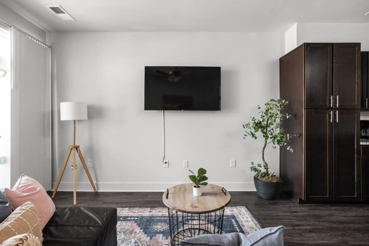 Cozysuites Spacious 2Br Next To Whole Foods Индианаполис Экстерьер фото