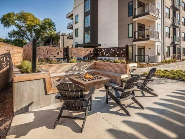 Cozysuites Spacious 2Br Next To Whole Foods Индианаполис Экстерьер фото