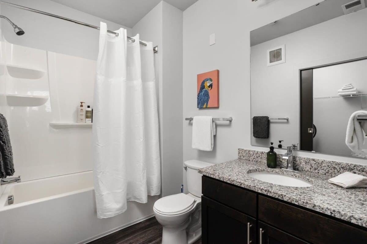 Cozysuites Spacious 2Br Next To Whole Foods Индианаполис Экстерьер фото