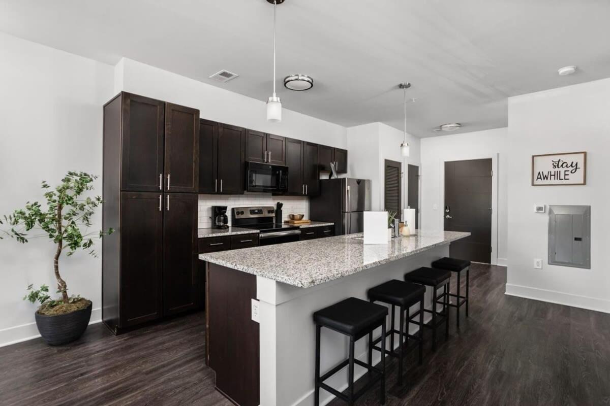 Cozysuites Spacious 2Br Next To Whole Foods Индианаполис Экстерьер фото